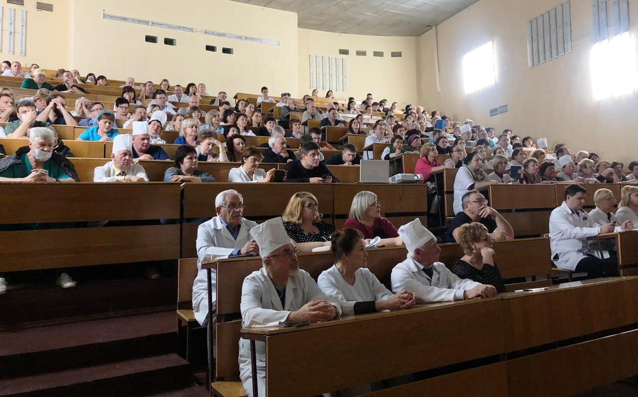 Областная больница курган сайт. Курская областная клиническая больница. БМУ КОКБ Курск. Областная больница лекционный зал.