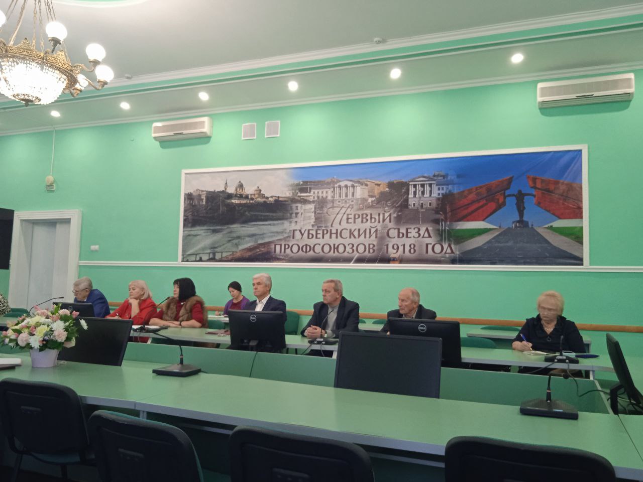 photo 5228955295579574237 y